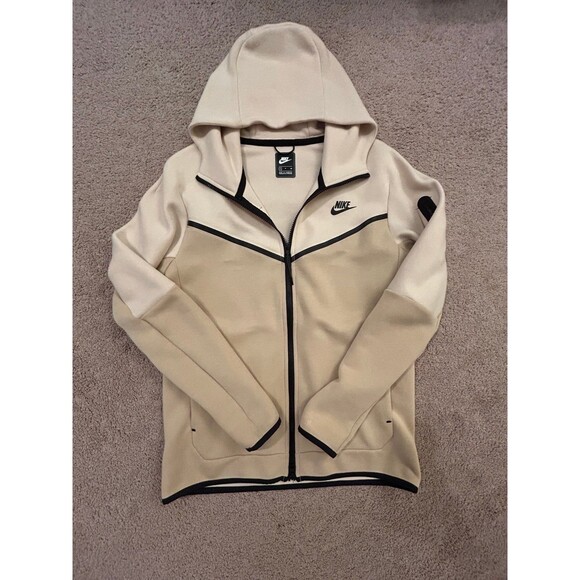 Nike tech size small 2nd season - Picture 1 of 6